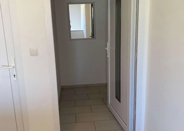 Apartment With Parking Space Preko, Ugljan - 23327 *