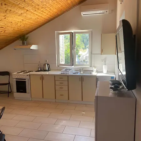 Апартаменты With Parking Space Preko, Ugljan - 23327 Преко